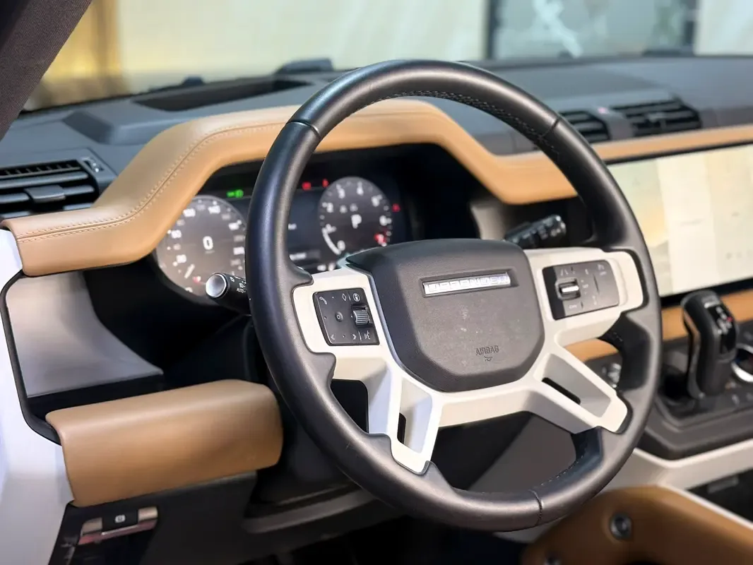 Land Rover Defender هجين (PHEV) Defender P400e with 404 - 8