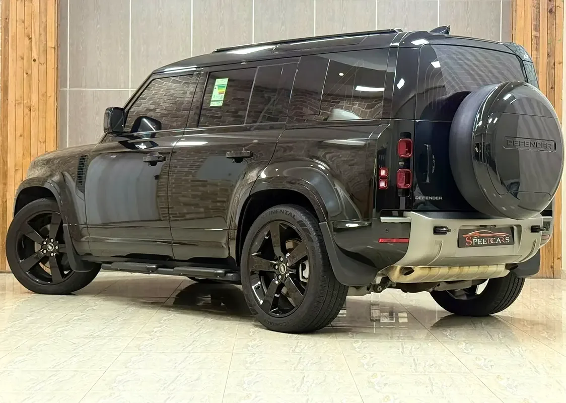 Land Rover Defender هجين (PHEV) Defender P400e with 404 - 6