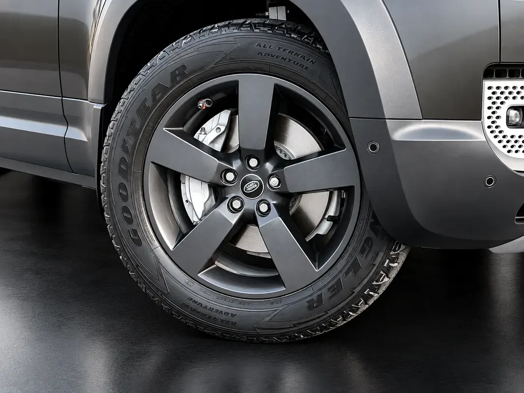 Land Rover Defender hybrid (PHEV) Defender P400e with 404 - 6