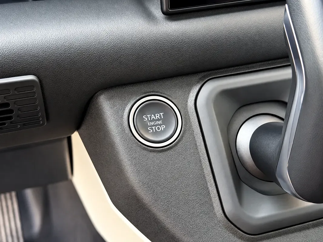 Land Rover Defender hybrid (PHEV) Defender P400e with 404 - 11