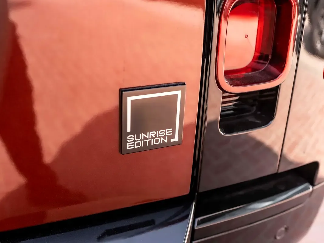 Land Rover Defender hybrid (PHEV) Defender P400e with 404 - 5