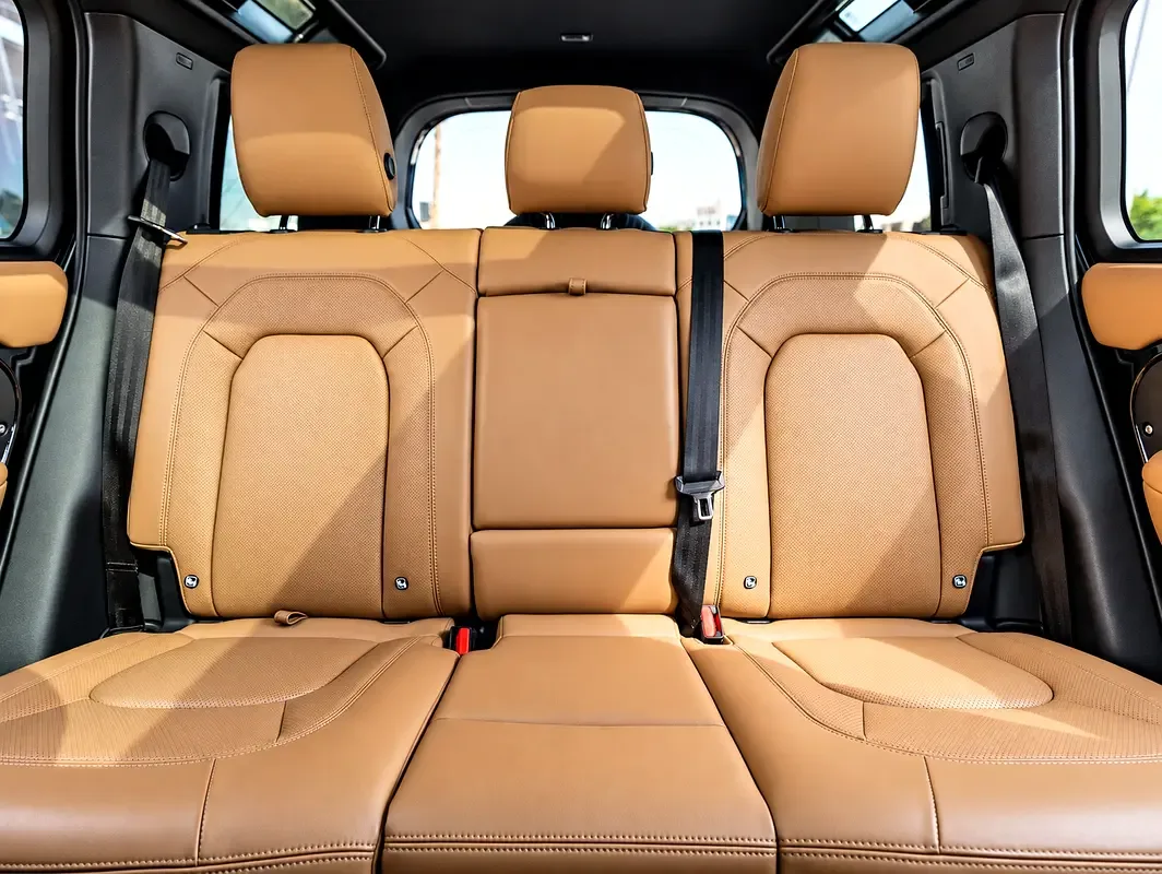 Land Rover Defender hybrid (PHEV) Defender P400e with 404 - 18