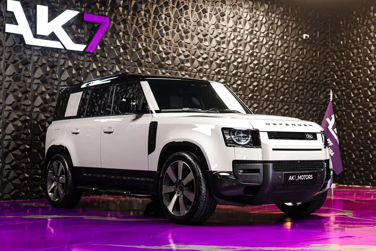 Land Rover Defender هجين (PHEV) Defender P400e with 404