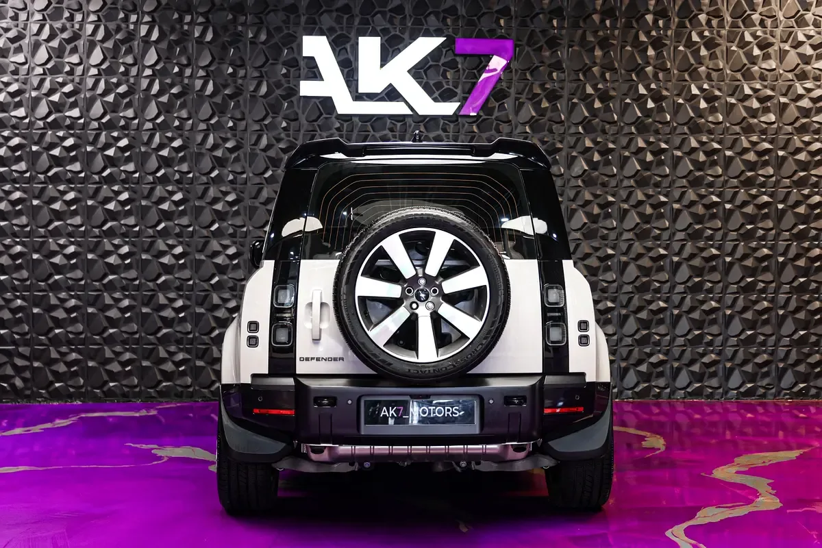 Land Rover Defender هجين (PHEV) Defender P400e with 404 - 10