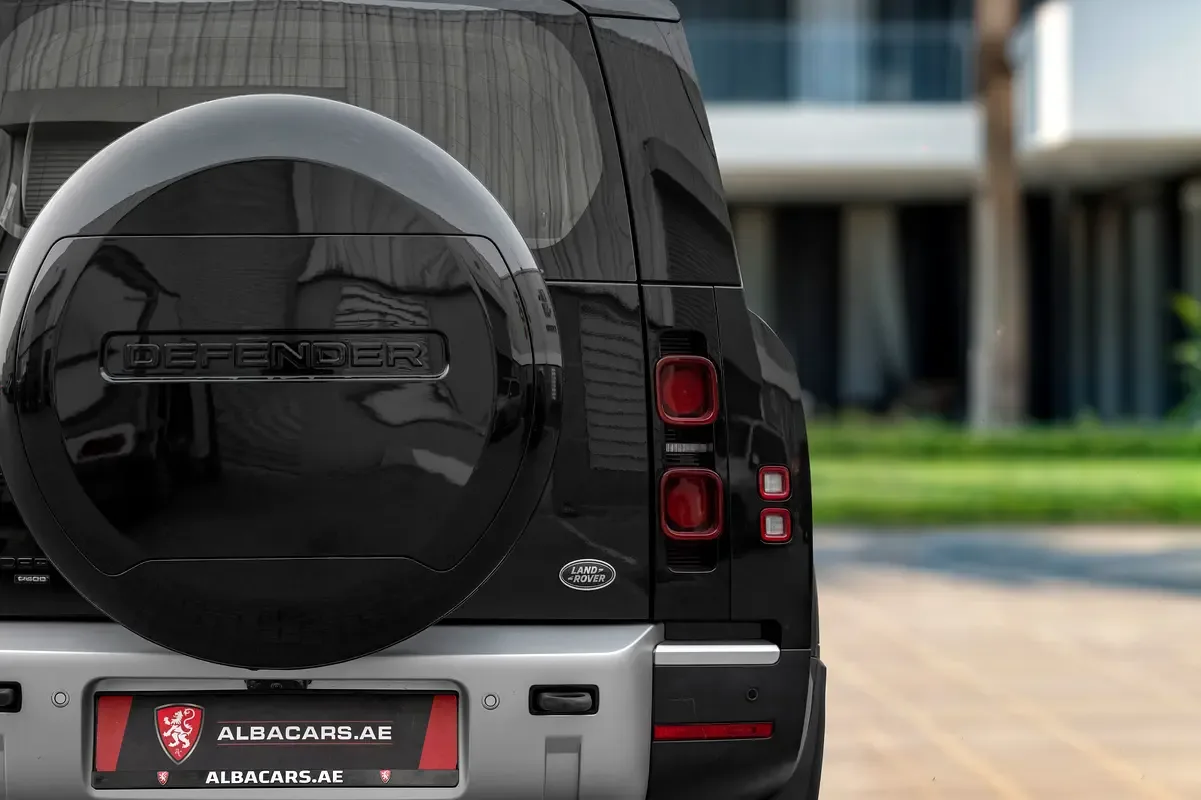 Land Rover Defender هجين (PHEV) Defender P400e with 404 - 6