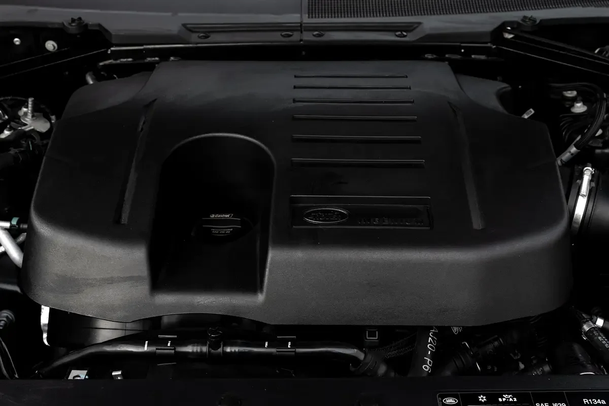 Land Rover Defender هجين (PHEV) Defender P400e with 404 - 15
