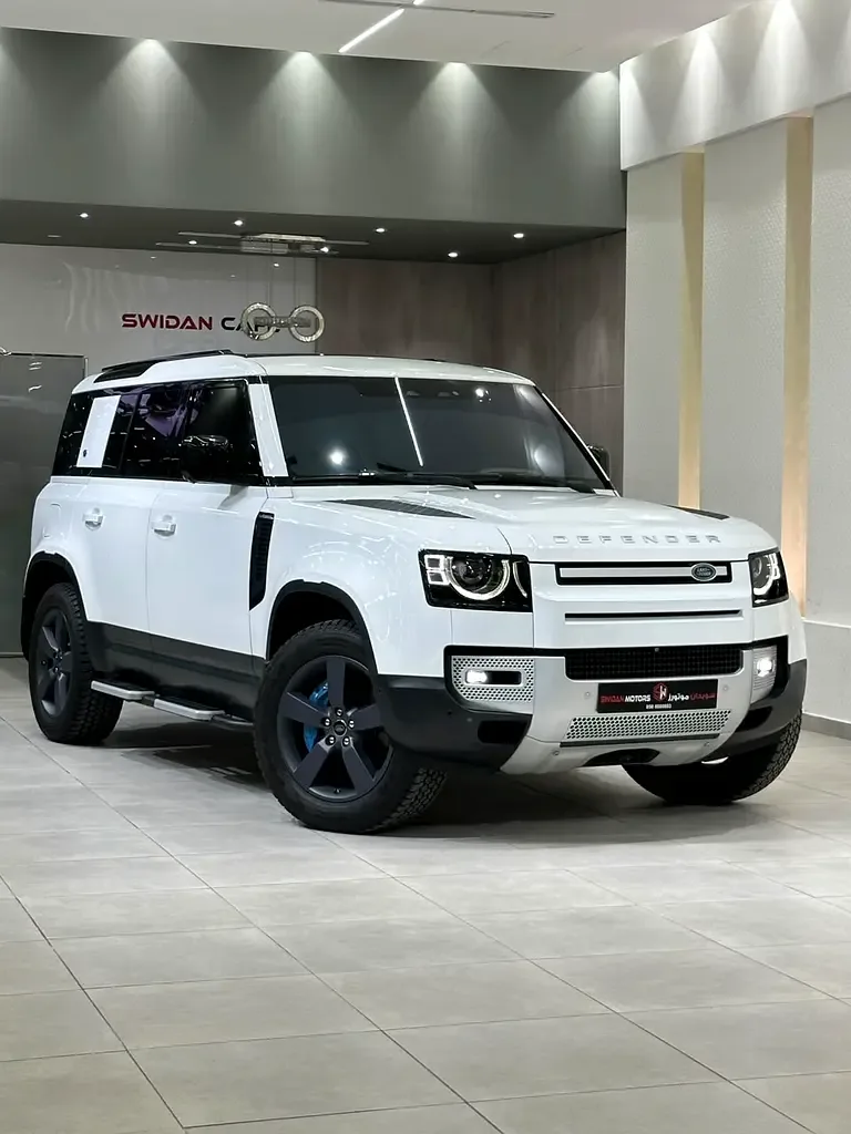 Land Rover Defender هجين (PHEV) Defender P400e with 404