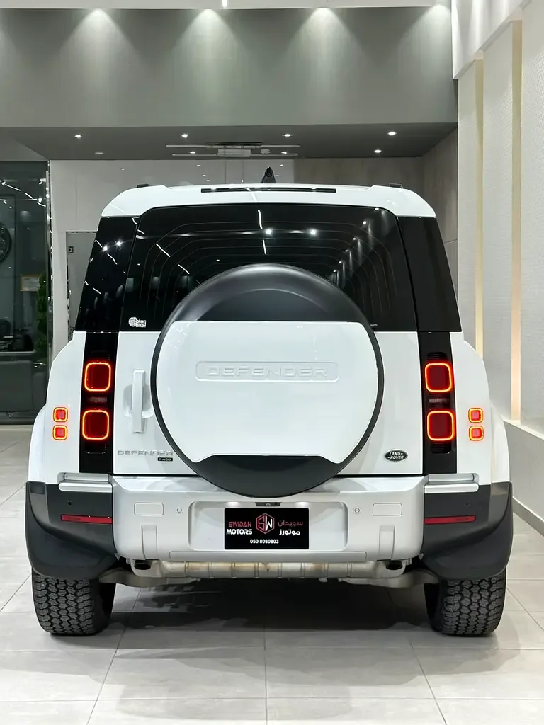 Land Rover Defender هجين (PHEV) Defender P400e with 404 - 5