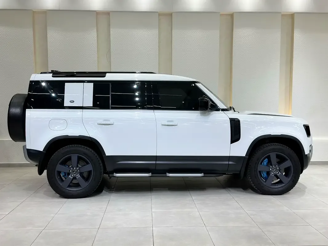 Land Rover Defender هجين (PHEV) Defender P400e with 404 - 8