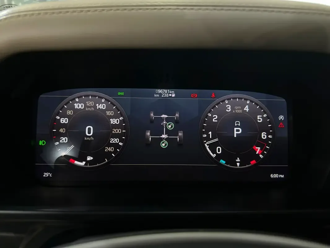 Land Rover Defender هجين (PHEV) Defender P400e with 404 - 13
