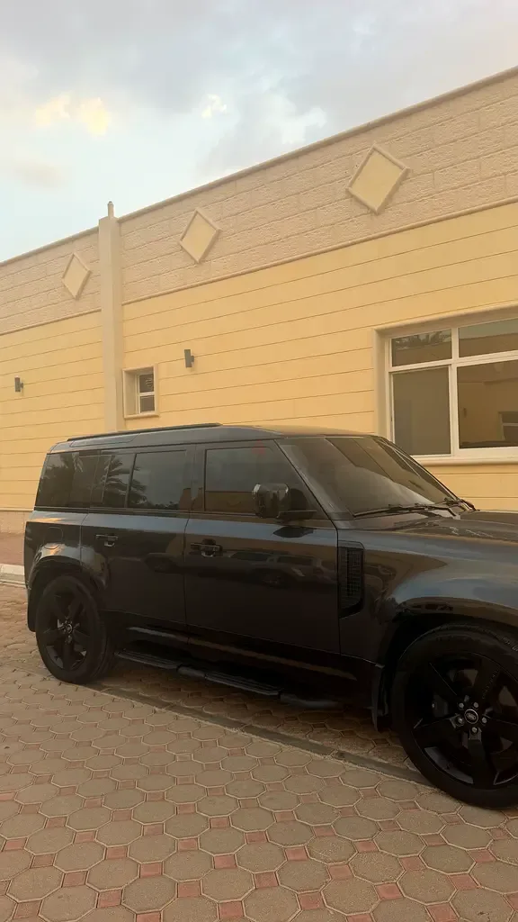 Land Rover Defender هجين (PHEV) Defender P400e with 404 - 4
