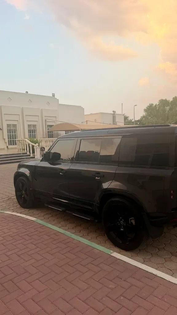 Land Rover Defender هجين (PHEV) Defender P400e with 404 - 7