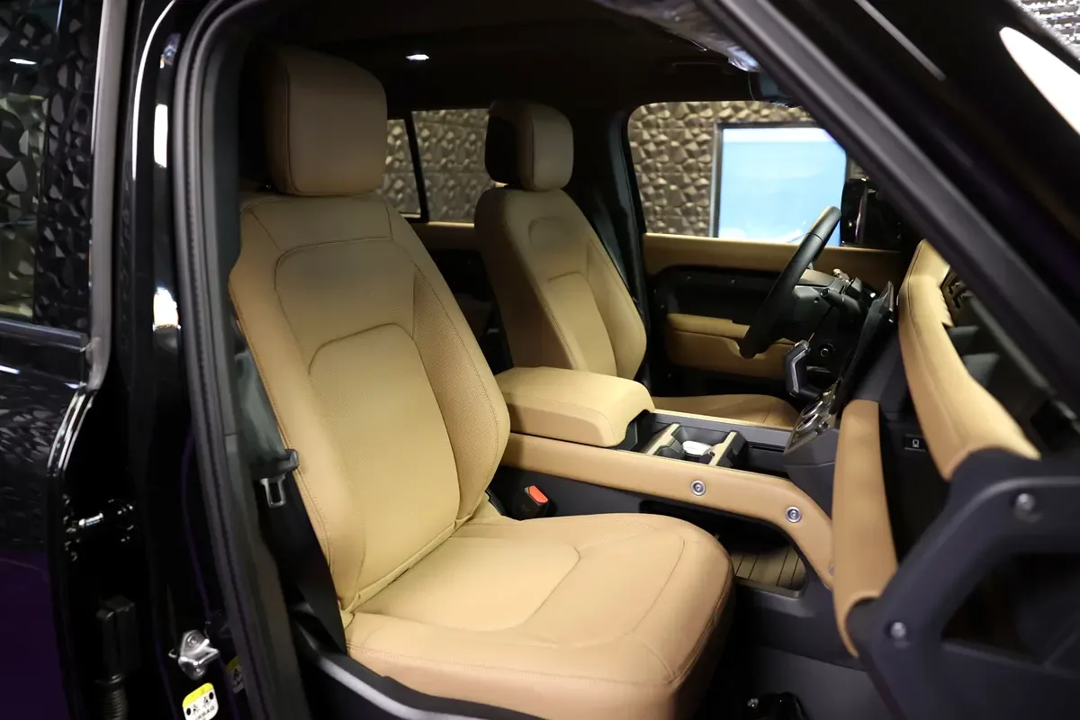 Land Rover Defender هجين (PHEV) Defender P400e with 404 - 4