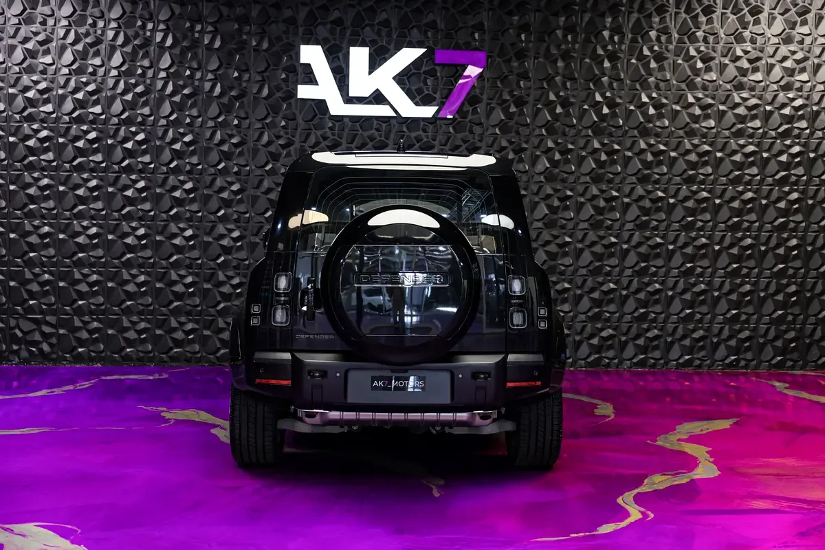 Land Rover Defender هجين (PHEV) Defender P400e with 404 - 11