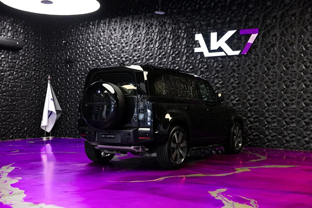 Land Rover Defender هجين (PHEV) Defender P400e with 404 - 10