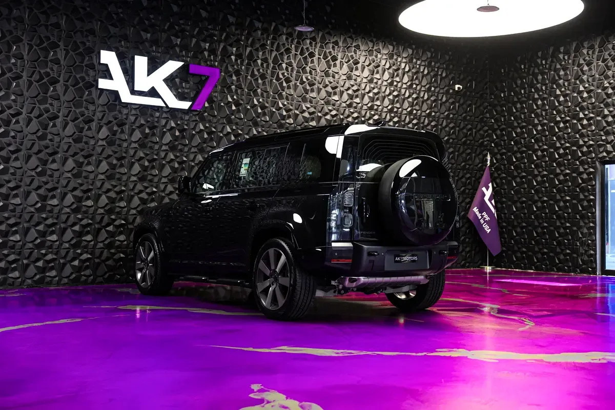 Land Rover Defender هجين (PHEV) Defender P400e with 404 - 12