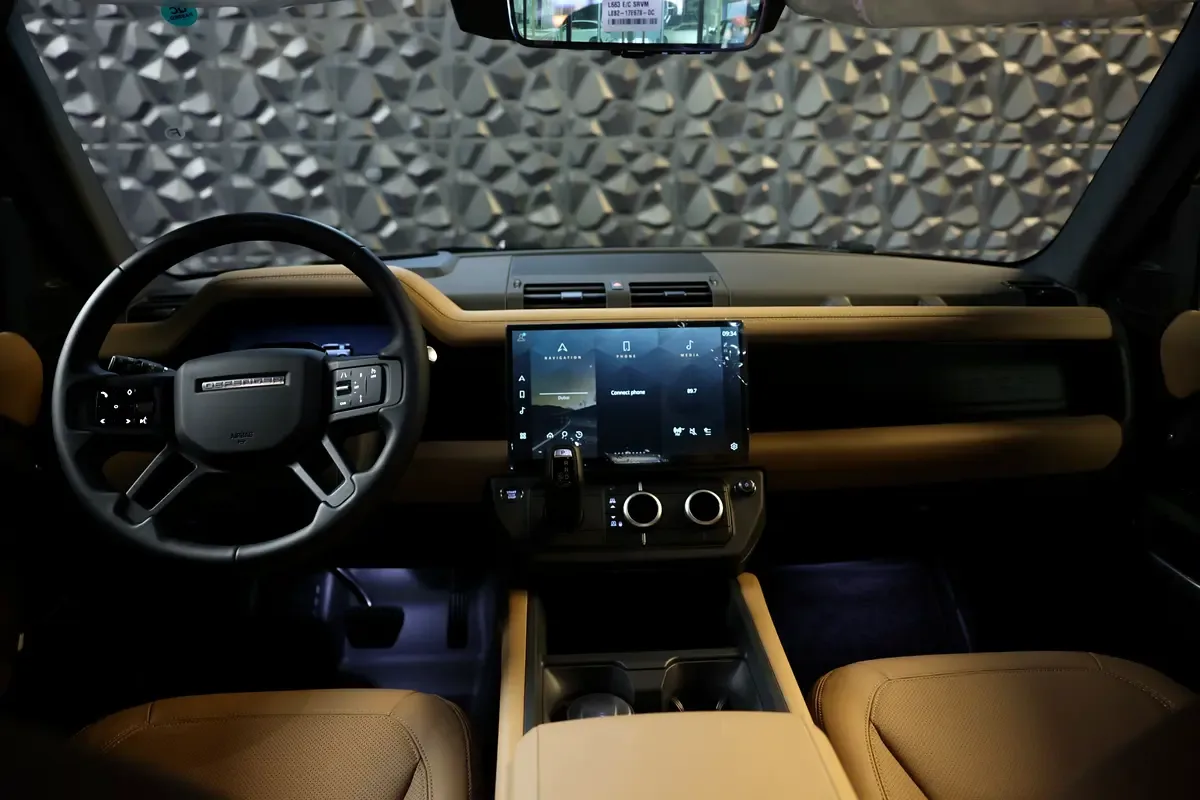 Land Rover Defender هجين (PHEV) Defender P400e with 404 - 14