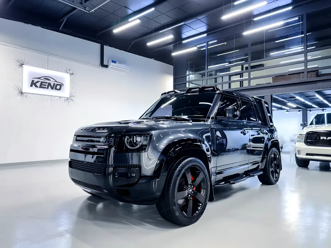 Land Rover Defender hybrid (PHEV) Defender P400e with 404 - 3
