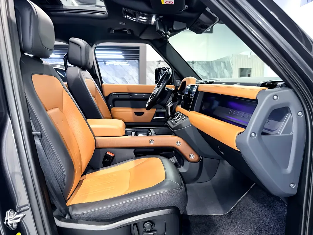 Land Rover Defender hybrid (PHEV) Defender P400e with 404 - 10