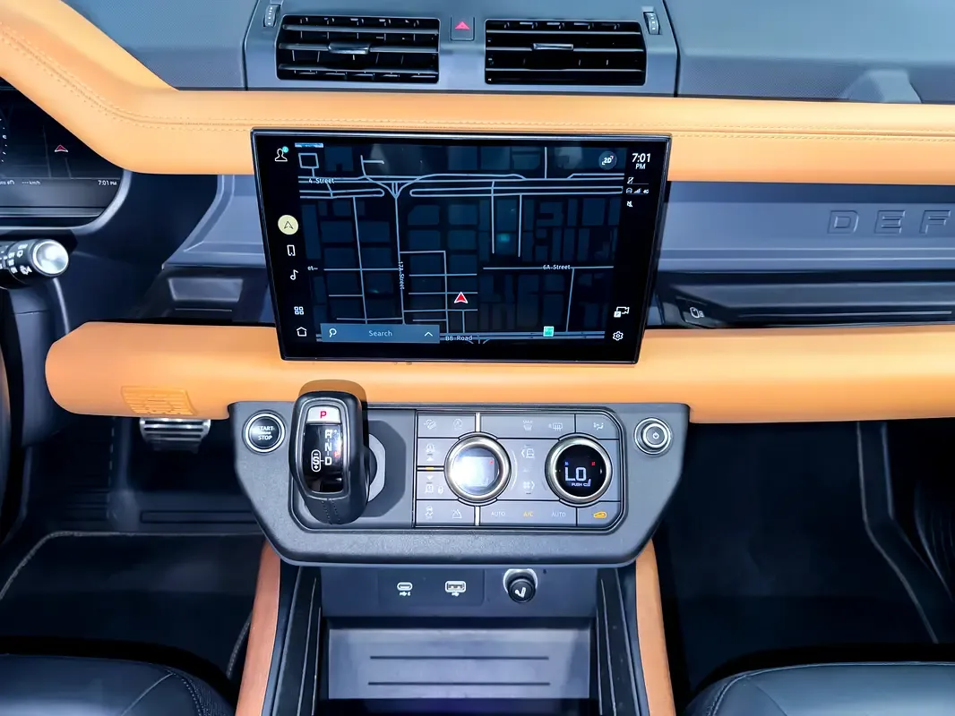 Land Rover Defender hybrid (PHEV) Defender P400e with 404 - 16