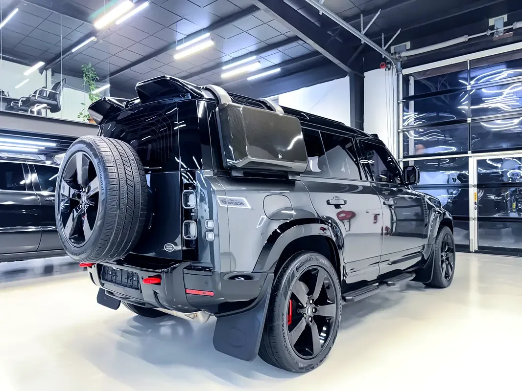 Land Rover Defender hybrid (PHEV) Defender P400e with 404 - 14