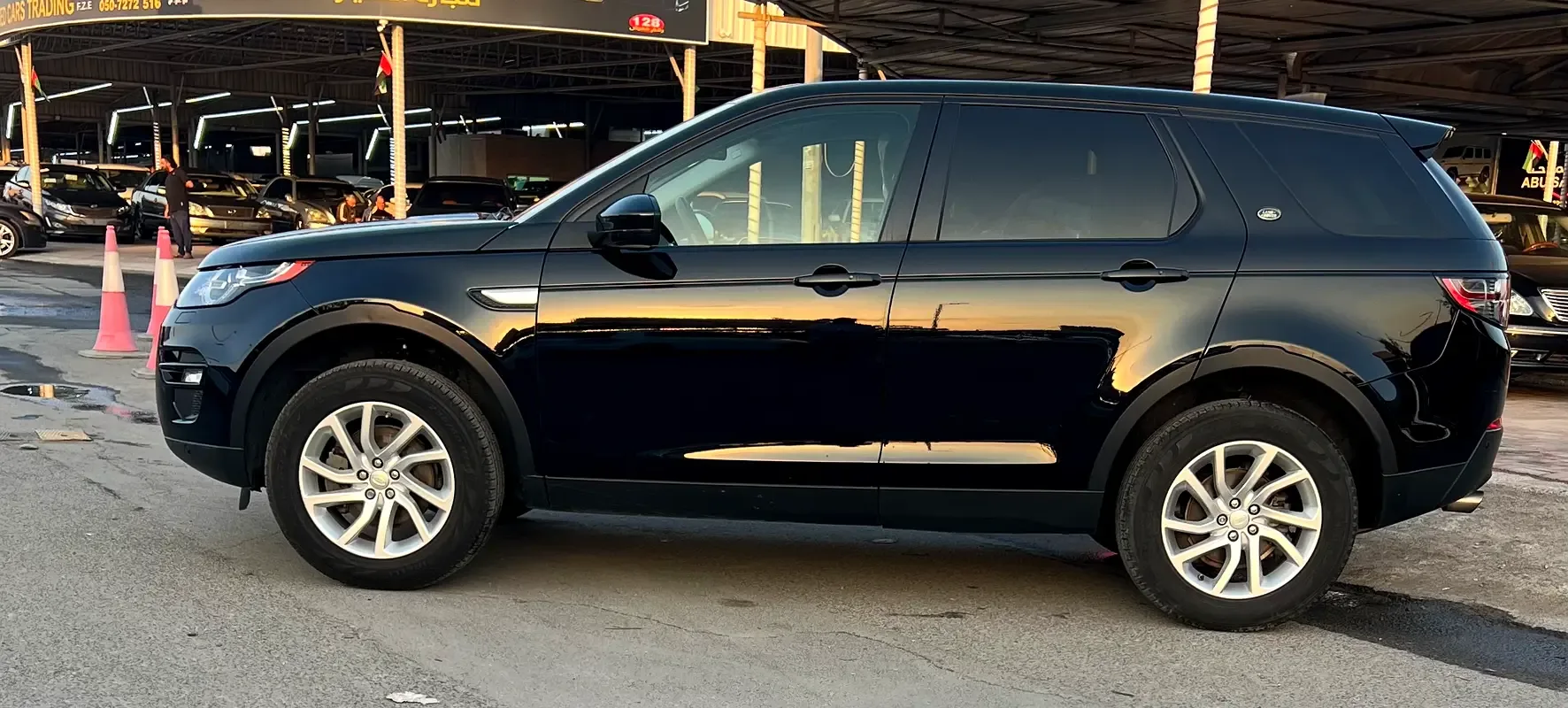 Land Rover Discovery 2.0 AT AWD (300 hp) - 16