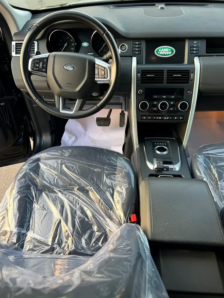 Land Rover Discovery 2.0 AT AWD (300 hp) - 19