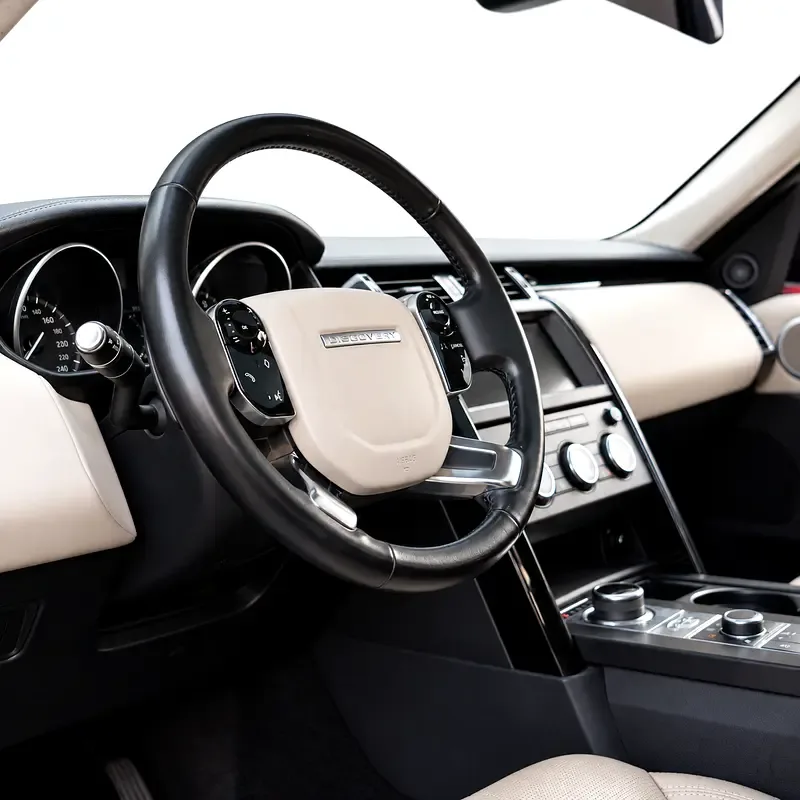 Land Rover Discovery 2.0 AT AWD (300 حصان) - 9