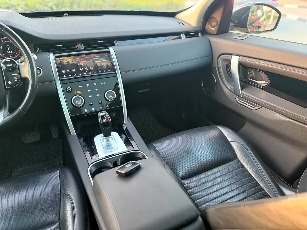 Land Rover Discovery Sport 2.0 AT AWD (199 hp) - 13