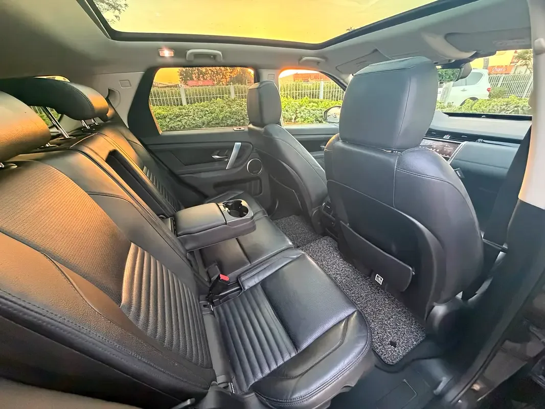 Land Rover Discovery Sport 2.0 AT AWD (199 hp) - 16