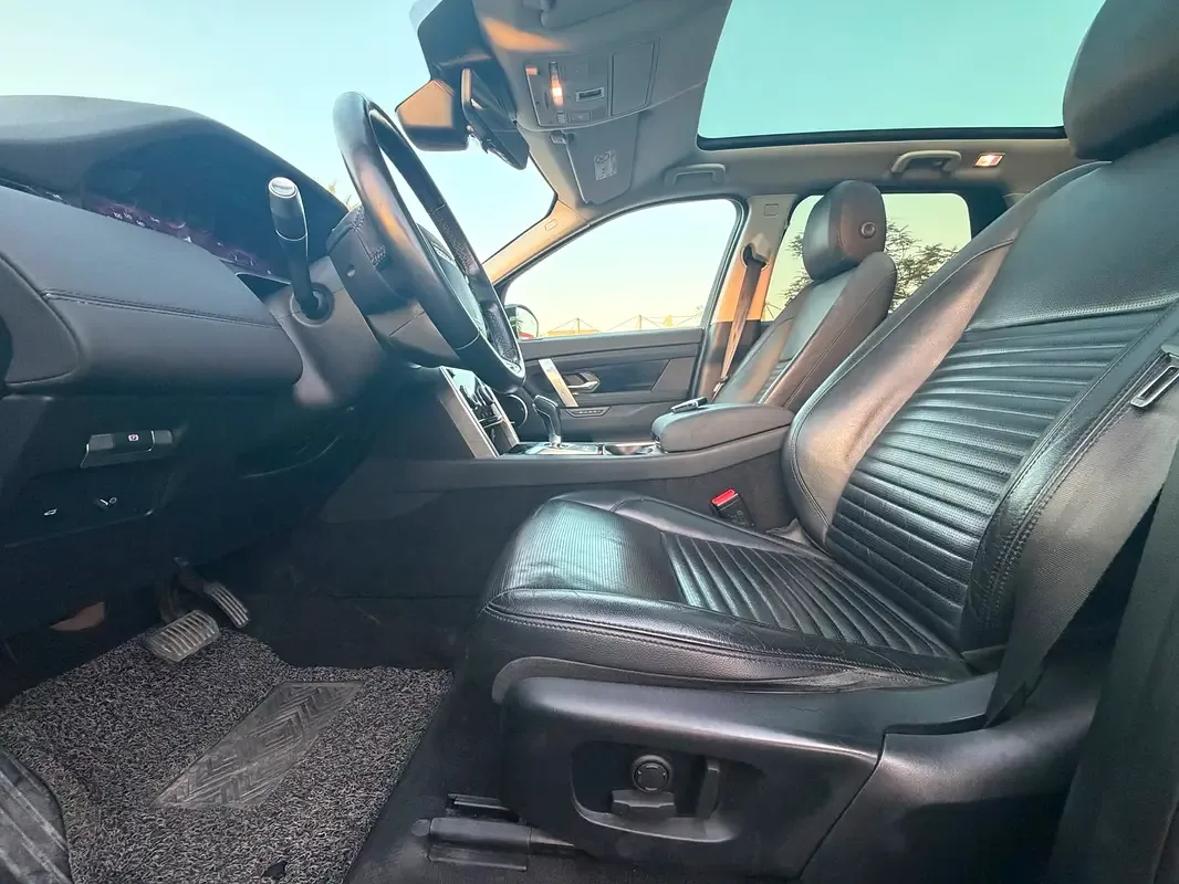 Land Rover Discovery Sport 2.0 AT AWD (199 hp) - 14