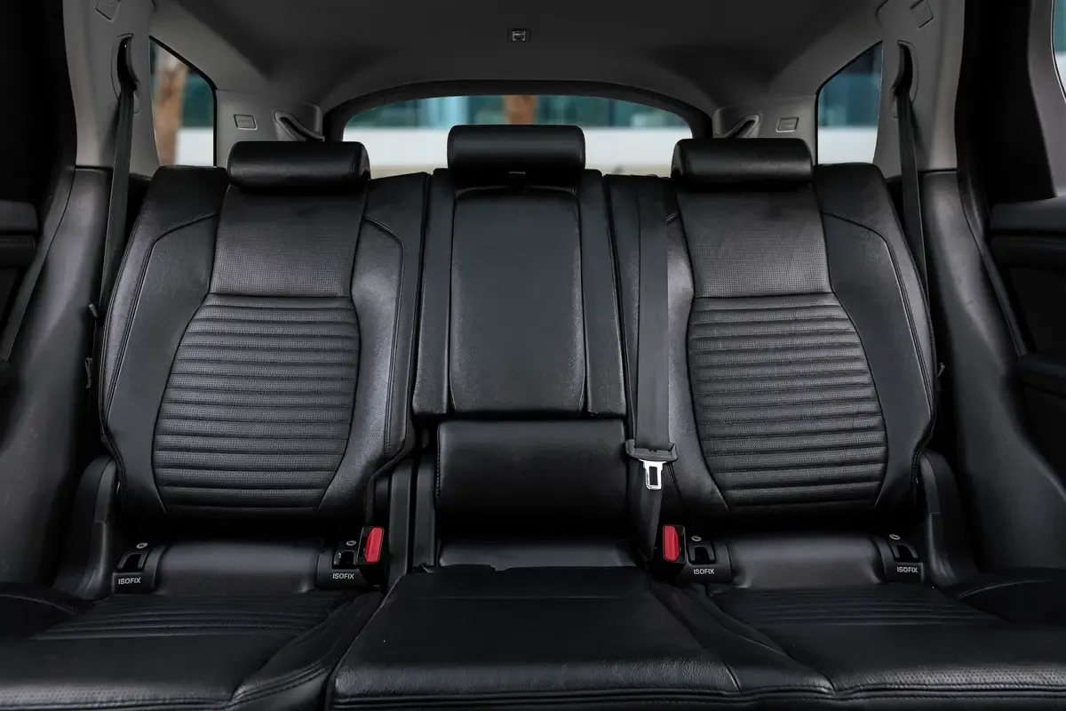 Land Rover Discovery Sport 2.0 AT AWD (200 hp) - 12