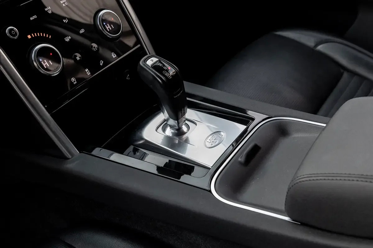 Land Rover Discovery Sport 2.0 AT AWD (200 hp) - 10