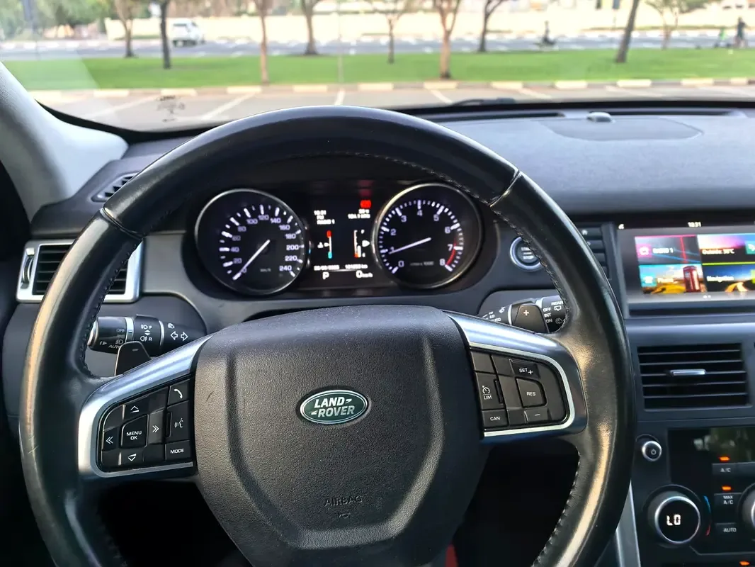 Land Rover Discovery Sport 2.0 AT AWD (290 hp) - 9