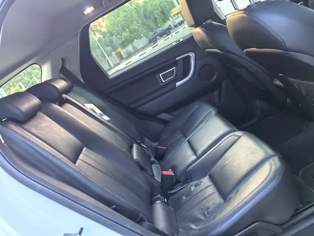Land Rover Discovery Sport 2.0 AT AWD (290 hp) - 12