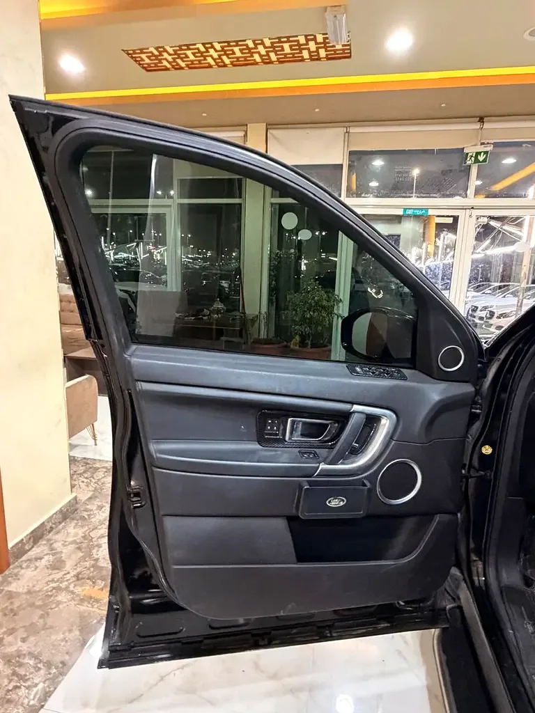 Land Rover Discovery Sport 2.0 D AT AWD (150 hp) - 3
