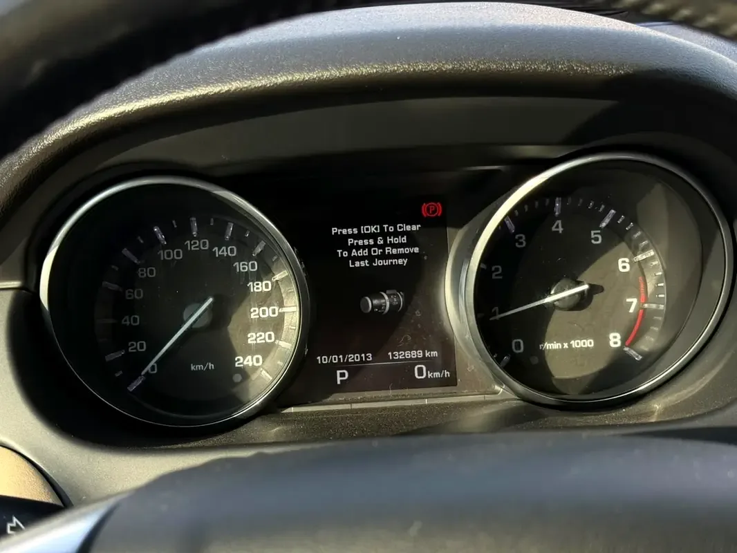 Land Rover Discovery Sport 2.0 Si4 AT 4WD (240 حصان) - 16