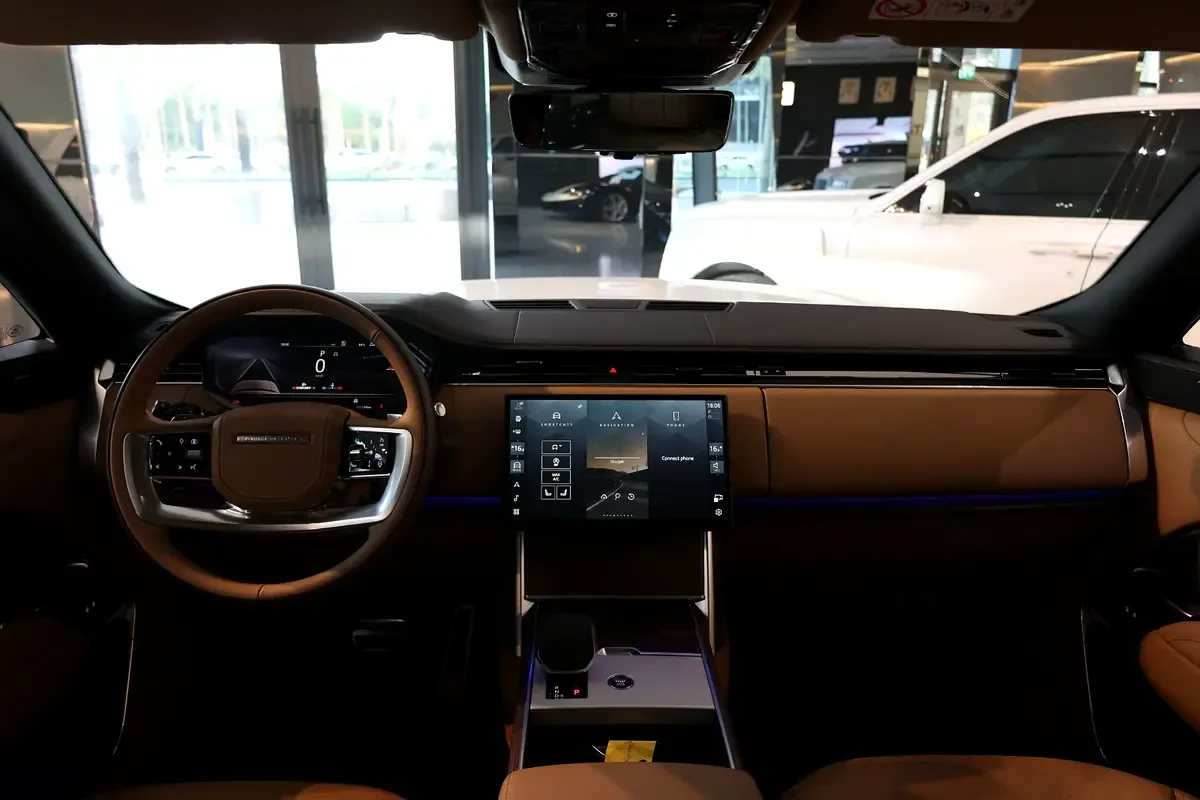 Land Rover Range Rover 3.0 AT 4WD (360 حصان) - 7
