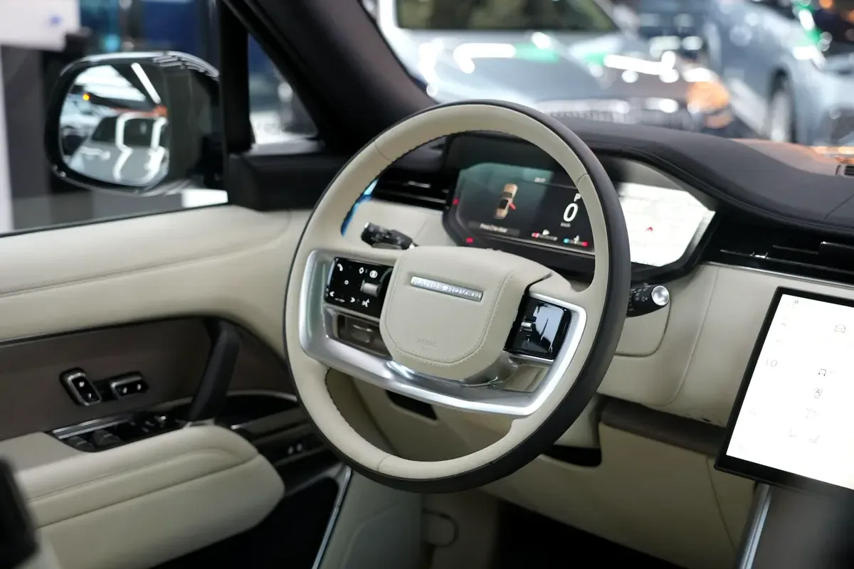 Land Rover Range Rover 3.0 AT 4WD (400 حصان) - 8