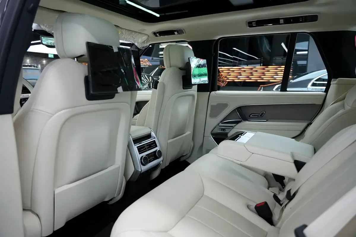 Land Rover Range Rover 3.0 AT 4WD (400 حصان) - 15