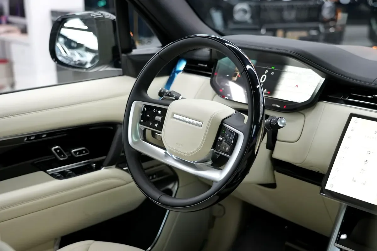 Land Rover Range Rover 3.0 AT 4WD (400 حصان) - 8