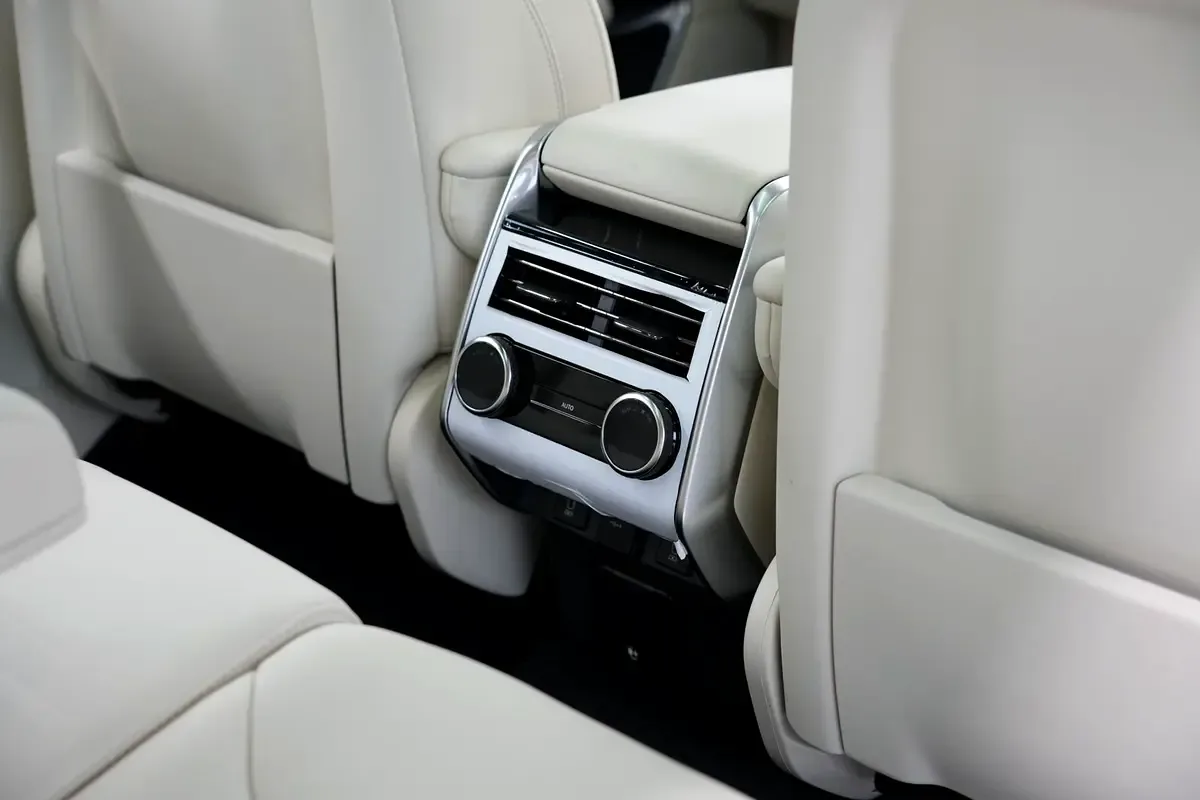 Land Rover Range Rover 3.0 AT 4WD (400 حصان) - 16