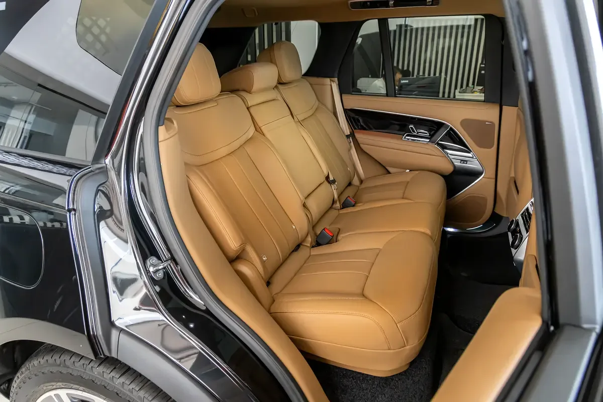 Land Rover Range Rover 3.0 AT 4WD (510 حصان) - 12