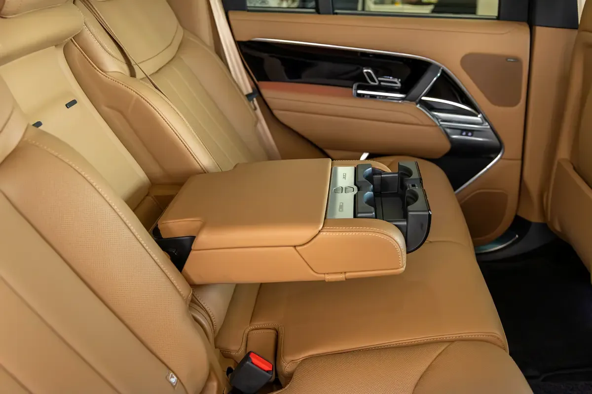 Land Rover Range Rover 3.0 AT 4WD (510 حصان) - 13