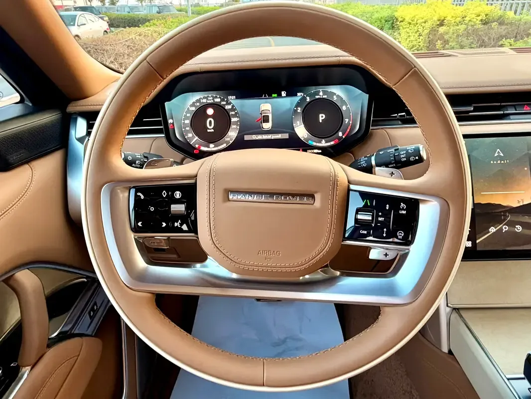 Land Rover Range Rover 3.0 AT 4WD (510 حصان) - 13