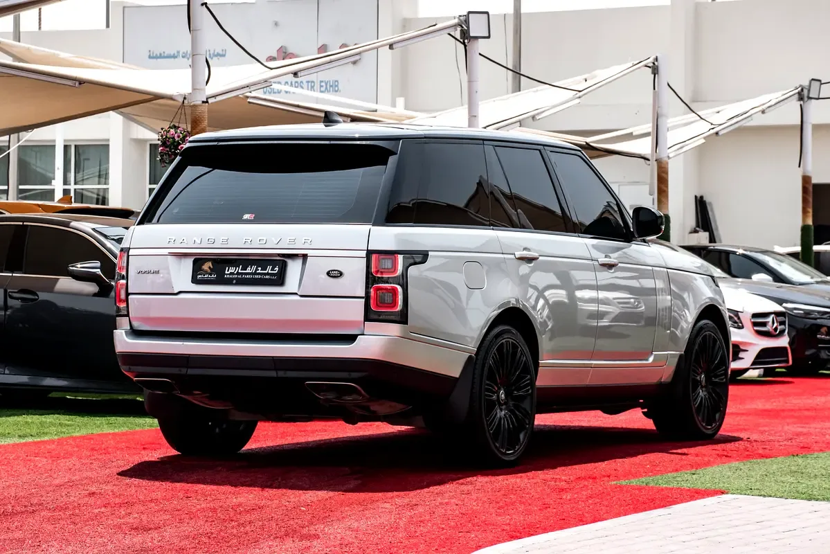 Land Rover Range Rover 3.0 AT AWD (360 حصان) - 8