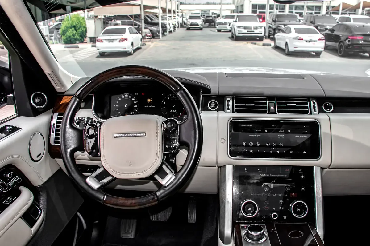 Land Rover Range Rover 3.0 AT AWD (360 حصان) - 10