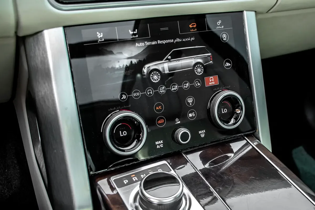Land Rover Range Rover 3.0 AT AWD (360 حصان) - 13