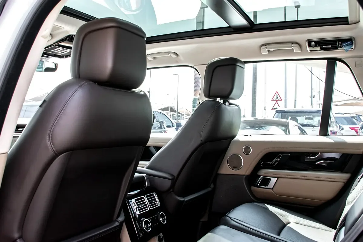 Land Rover Range Rover 3.0 AT AWD (400 حصان) - 15
