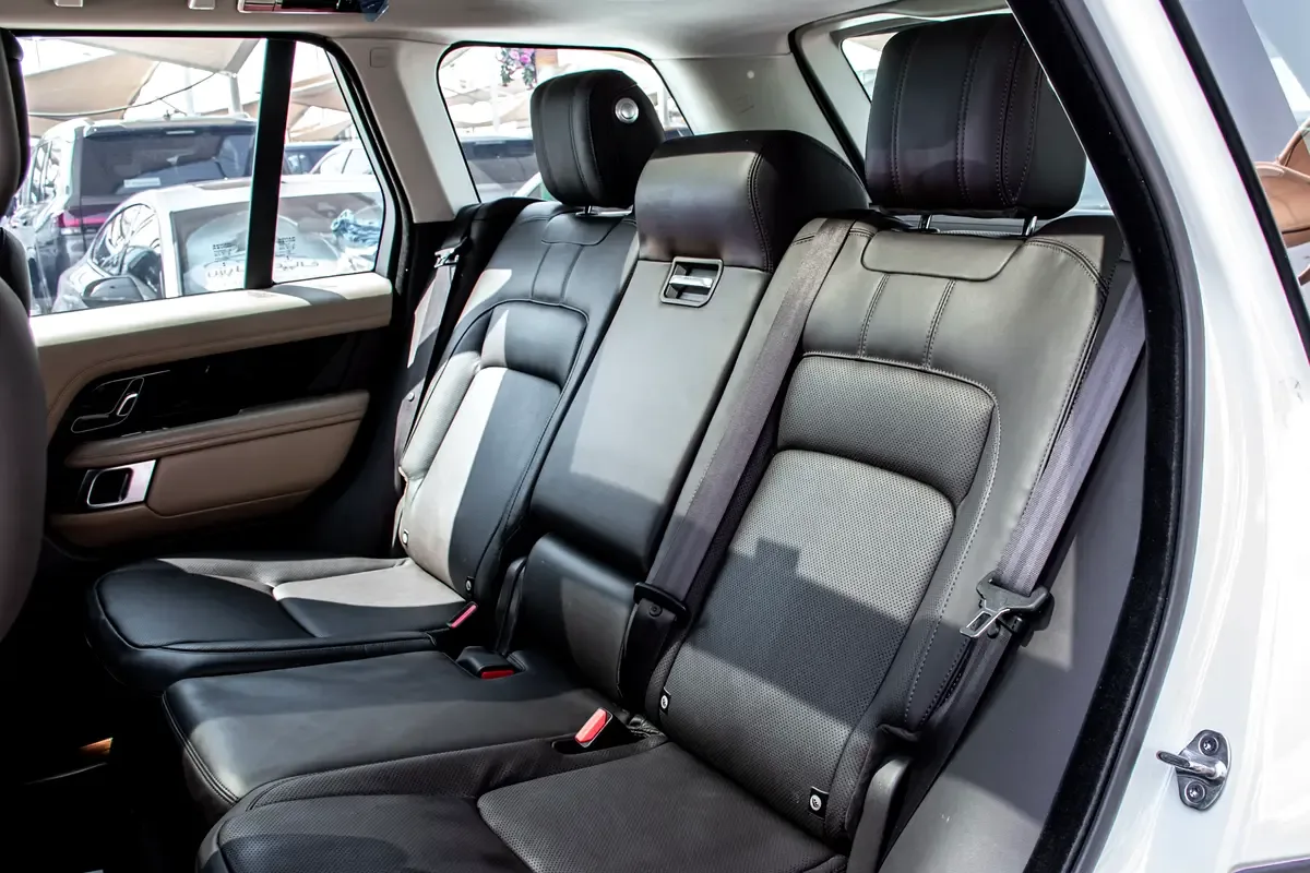 Land Rover Range Rover 3.0 AT AWD (400 حصان) - 17